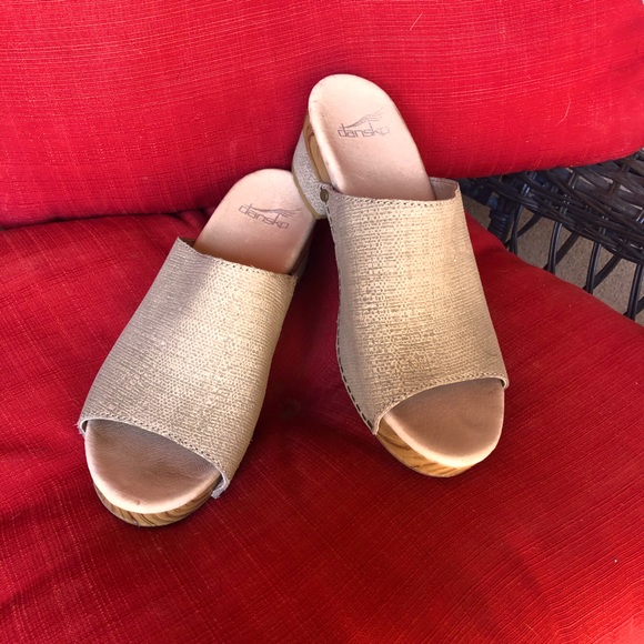 Dansko Shoes - Dansko Shoes